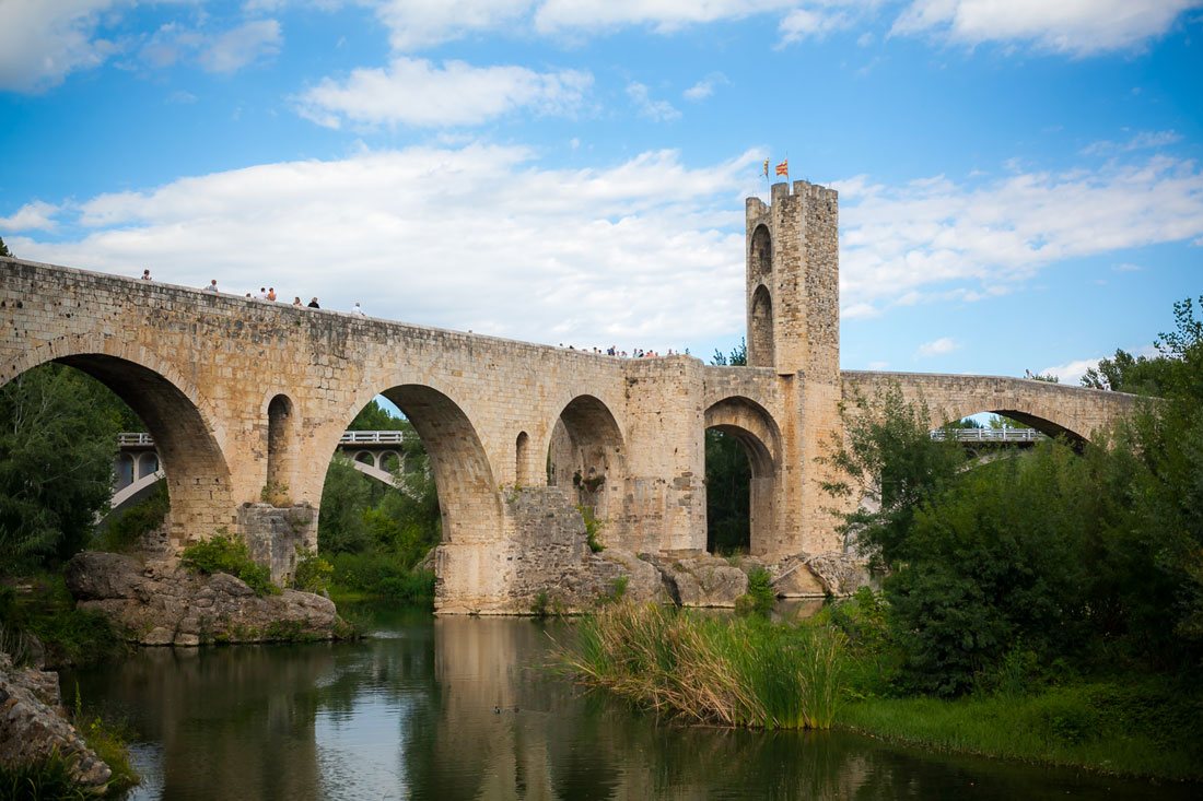 Знаменитый мост в Бесалу