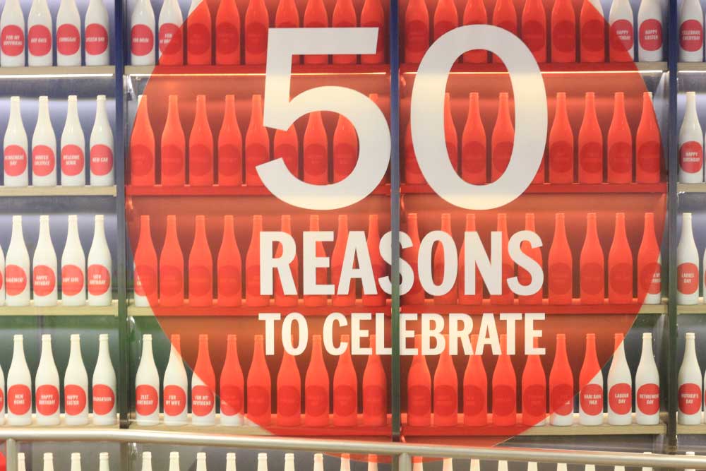 50 причин праздновать - хороший лозунг для Сингапура, которому исполнилось недавно всего полвека:)