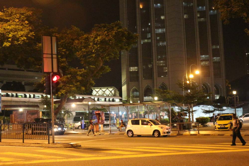 Улицы Куала-Лумпура ночью