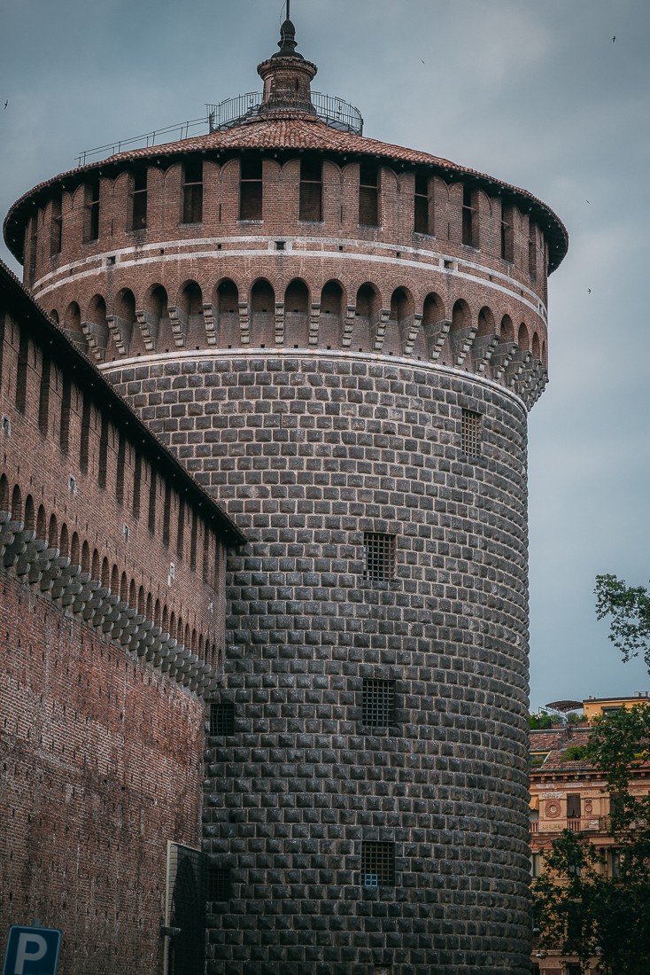 Замок Сфорца - внешние оборонительные башни