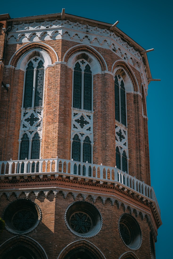 Очередное религиозное зданием именуемое Parrocchia di San Giovanni