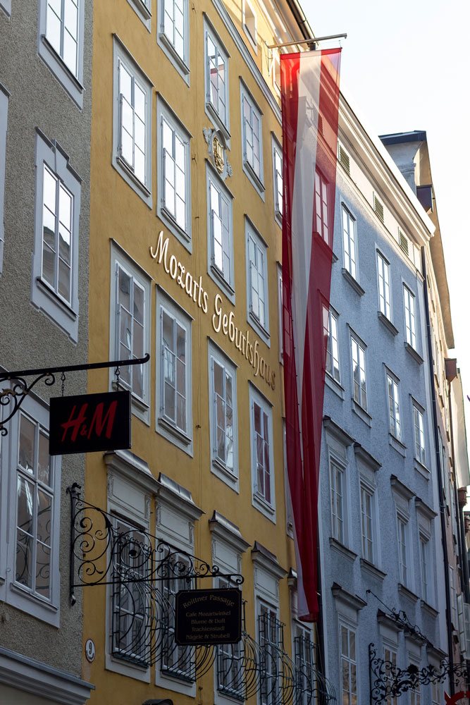 Ну а это самый что ни на есть настоящий дом рождения Моцарта:) Вот так вот, музыкальная столица мира однако:)