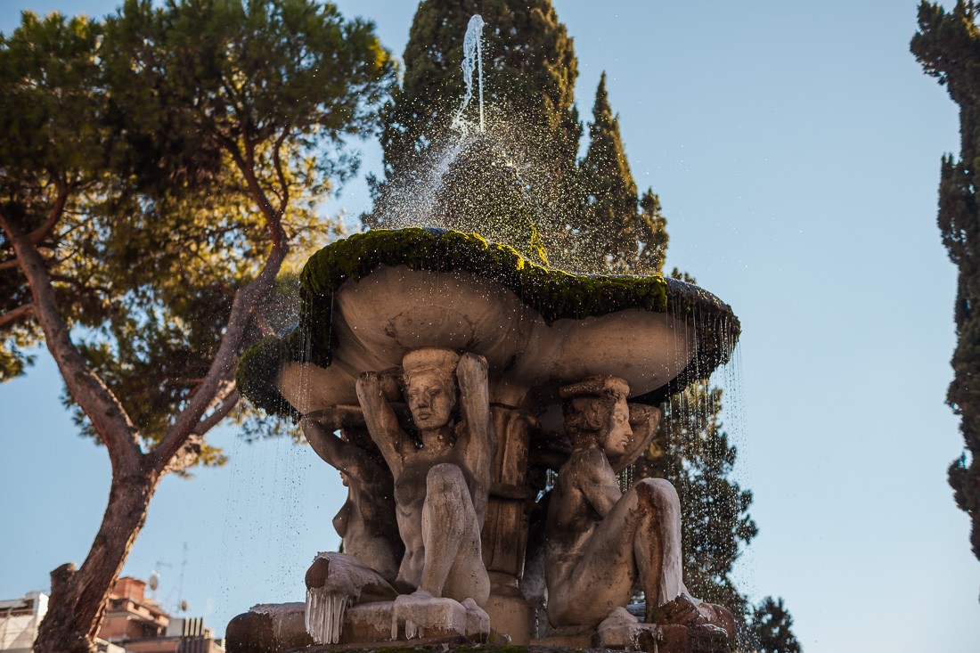 Fontana delle Cariatidi собственной персоной:)