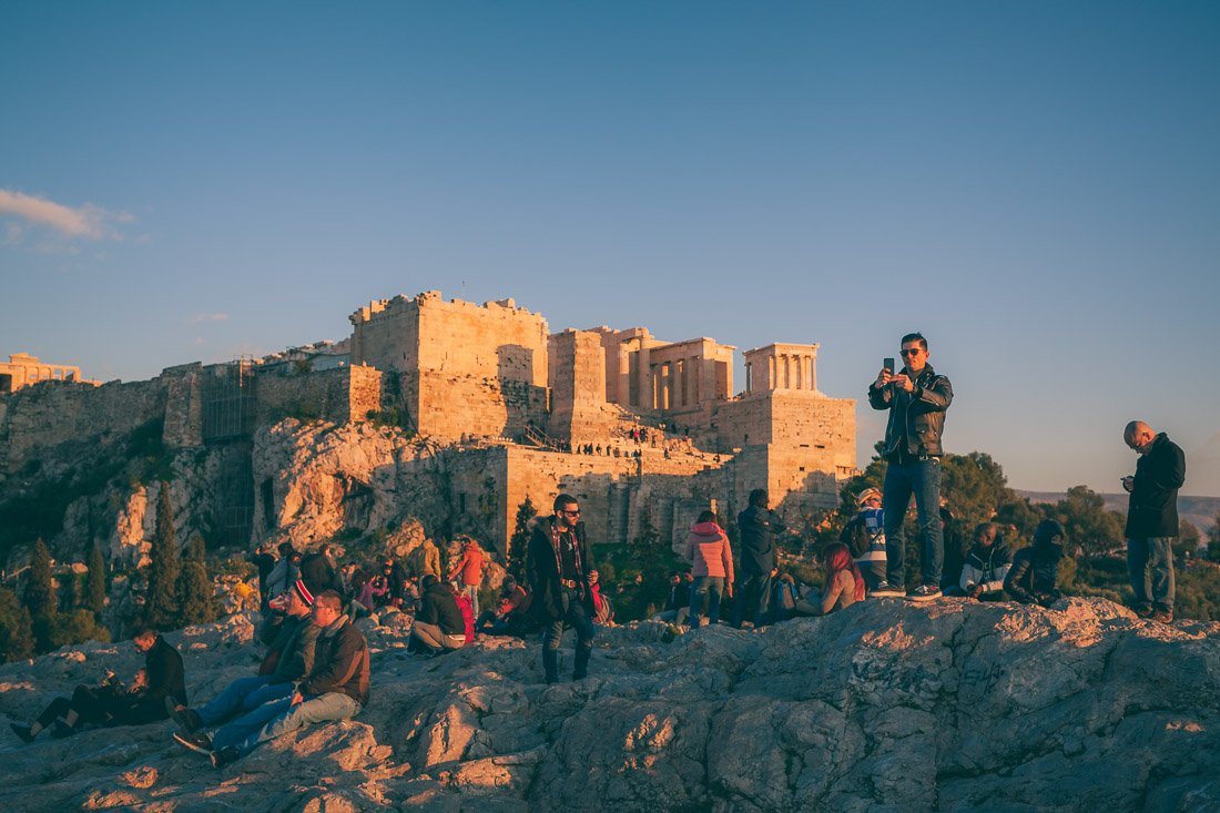 Вид с холма Ареопаг на Акрополь