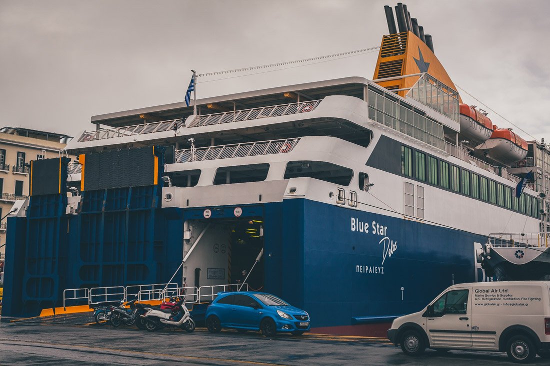 Blue Star в порту Пирей - одна из основных компаний, базирующихся здесь