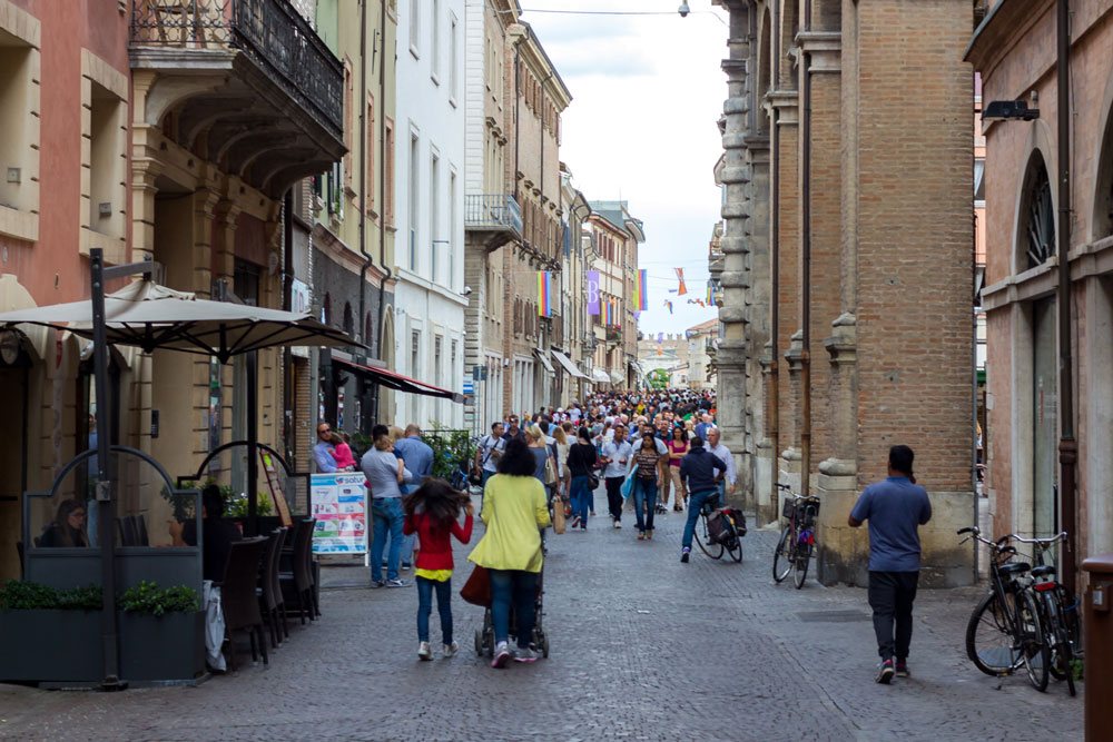 Главная историческая улица в центре Римини