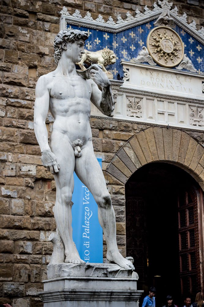 Статуя Давида во Флоренции на площади Синьории