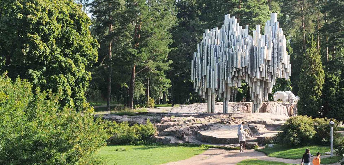 Хельсинки - очень чистый и уютный город, на территории которого есть множество огромных парков