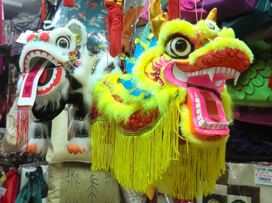 Атрибутика для празднования китайского нового года на Stanley Market