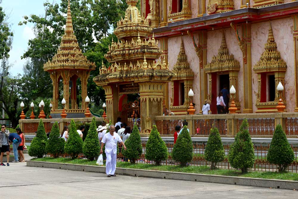 Одно из самых популярных мест в Ват Чалонге, здесь по приданию лежит частичка Будды